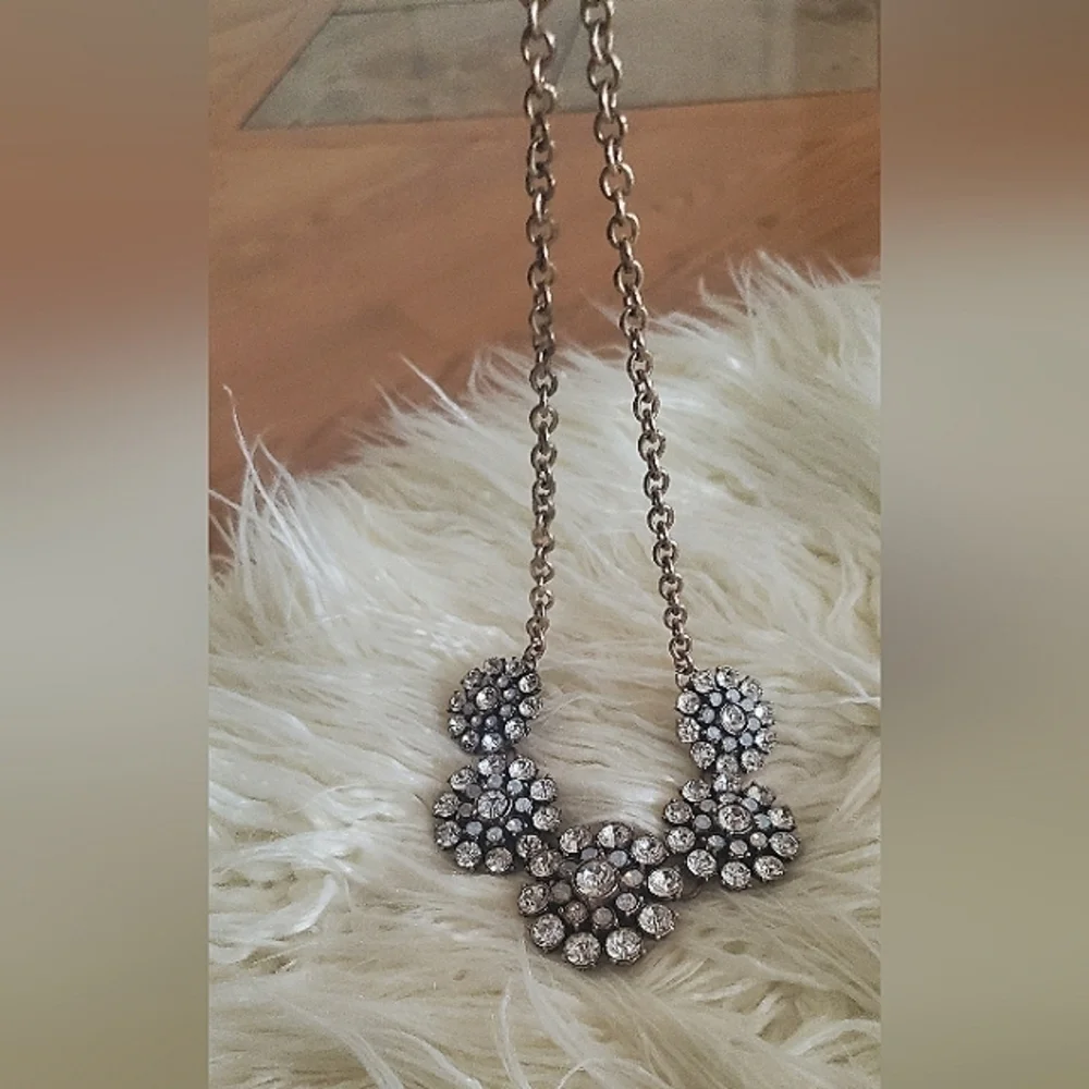 Charming Shinning Necklace. 🌴